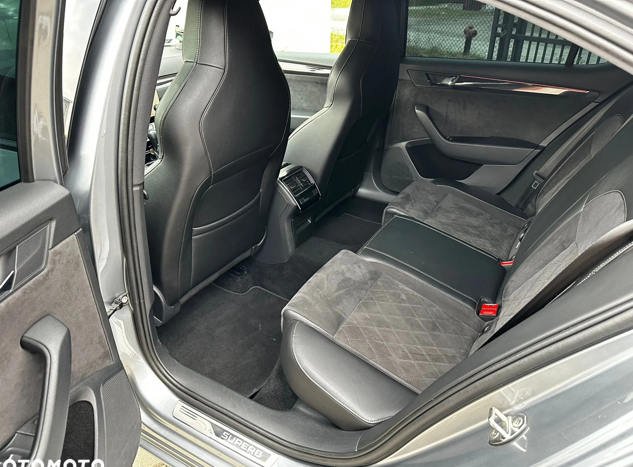 Skoda Superb cena 98398 przebieg: 181000, rok produkcji 2018 z Warszawa małe 92